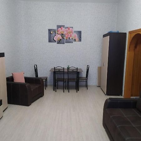 Apartment Theatre Shepkina 2 Rooms II Sumy Exterior photo
